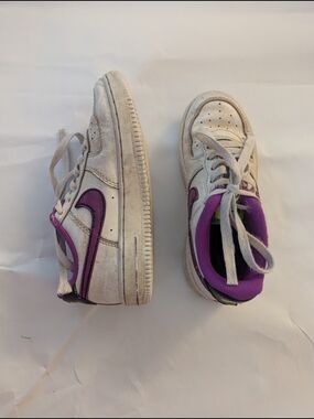 Nike White Leather Sneakers with Purple Swoosh